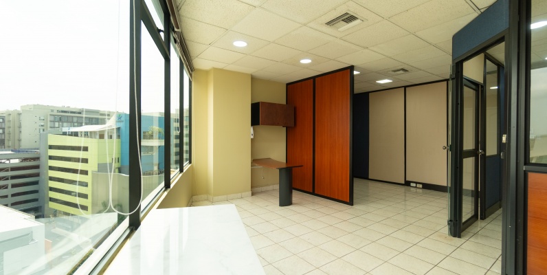 Oficina en Alquiler Edificio Nobis, Norte de Guayaquil GeoBienes - Oficina en Alquiler Edificio Nobis, Norte de Guayaquil - Plusvalia Guayaquil Casas de venta y alquiler Inmobiliaria Ecuador