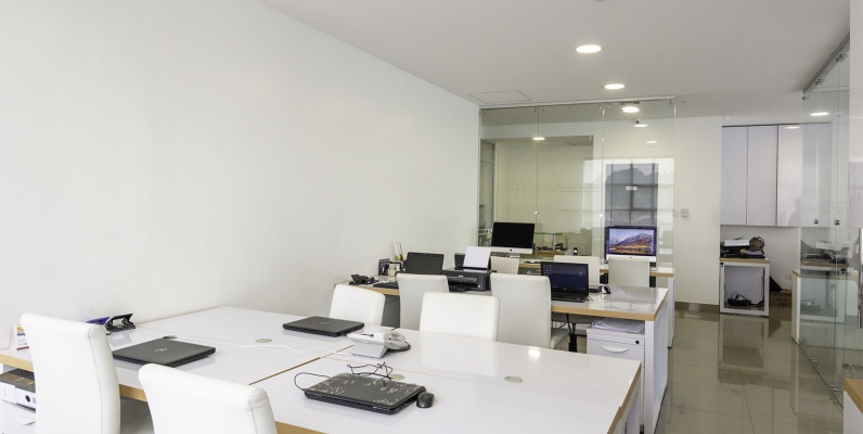 Oficina en alquiler Edificio Olivos Tower, Ceibos, Norte de Guayaquil GeoBienes - Oficina en alquiler Edificio Olivos Tower, Ceibos, Norte de Guayaquil - Plusvalia Guayaquil Casas de venta y alquiler Inmobiliaria Ecuador