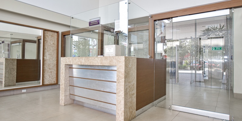 Oficina en alquiler Edificio River Plaza, Norte de Guayaquil GeoBienes - Oficina en alquiler Edificio River Plaza, Norte de Guayaquil - Plusvalia Guayaquil Casas de venta y alquiler Inmobiliaria Ecuador