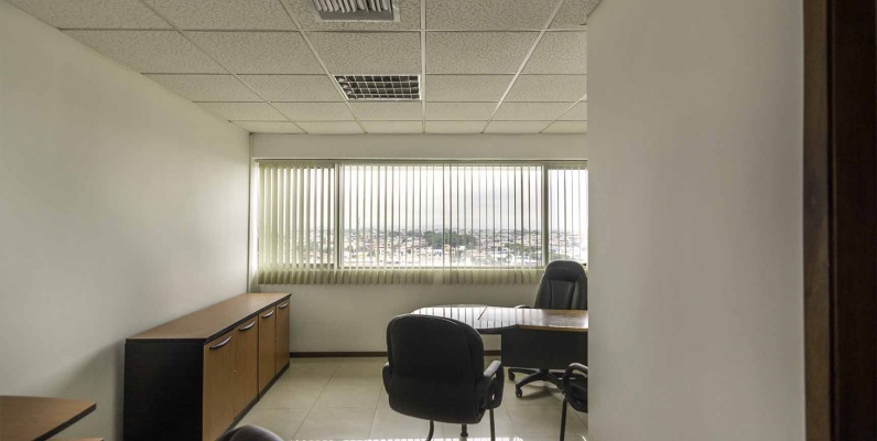 GeoBienes - Oficina en alquiler Edificio Trade Building, Norte de Guayaquil  - Plusvalia Guayaquil Casas de venta y alquiler Inmobiliaria Ecuador