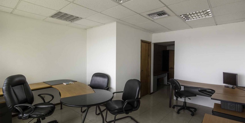 Oficina en alquiler Edificio Trade Building , Norte de Guayaquil GeoBienes - Oficina en alquiler Edificio Trade Building, Norte de Guayaquil - Plusvalia Guayaquil Casas de venta y alquiler Inmobiliaria Ecuador