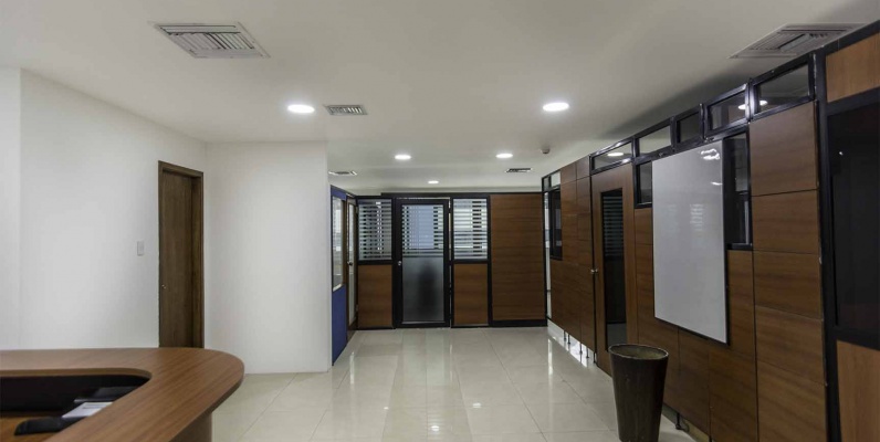 Oficina en alquiler Edificio Trade Building , Norte de Guayaquil GeoBienes - Oficina en alquiler Edificio Trade Building , Norte de Guayaquil - Plusvalia Guayaquil Casas de venta y alquiler Inmobiliaria Ecuador