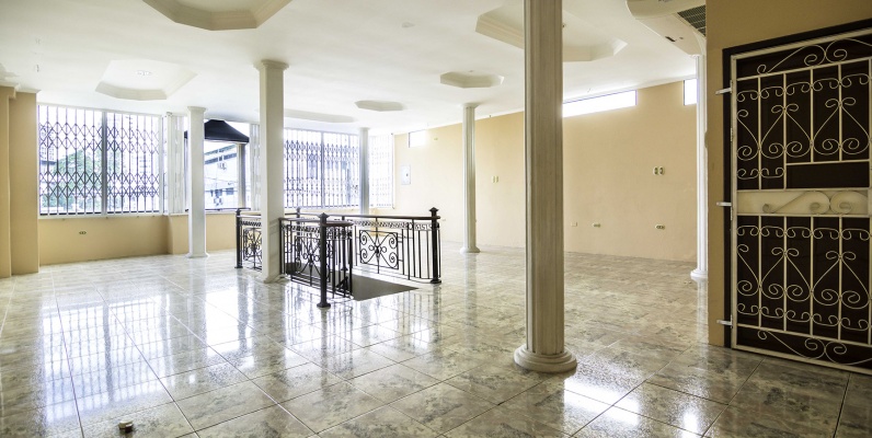 Oficina en alquiler en Cdla. Bolivariana centro de Guayaquil GeoBienes - Oficina en alquiler en Cdla. Bolivariana centro de Guayaquil - Plusvalia Guayaquil Casas de venta y alquiler Inmobiliaria Ecuador