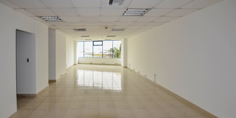 Oficina en alquiler en Edificio Executive Center sector norte de Guayaquil GeoBienes - Oficina en alquiler en Edificio Executive Center sector norte de Guayaquil - Plusvalia Guayaquil Casas de venta y alquiler Inmobiliaria Ecuador