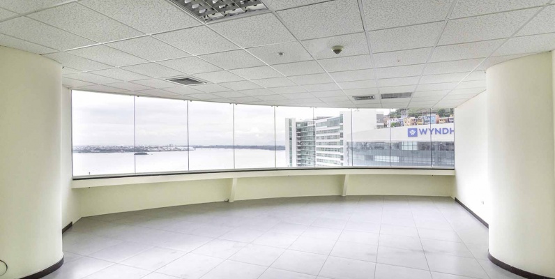 Oficina en Alquiler en Edificio The Point, Puerto Santa Ana, Guayaquil GeoBienes - Oficina en Alquiler en Edificio The Point, Puerto Santa Ana, Guayaquil - Plusvalia Guayaquil Casas de venta y alquiler Inmobiliaria Ecuador