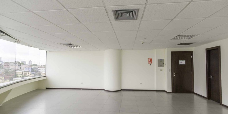 Oficina en Alquiler en Edificio The Point, Puerto Santa Ana, Guayaquil GeoBienes - Oficina en Alquiler en Edificio The Point, Puerto Santa Ana, Guayaquil - Plusvalia Guayaquil Casas de venta y alquiler Inmobiliaria Ecuador