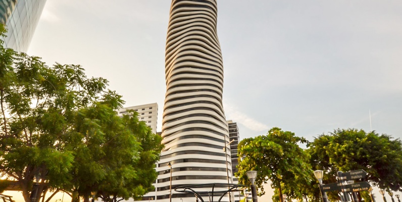 Oficina en alquiler en edificio The Point sector centro de Guayaquil GeoBienes - Oficina en alquiler en edificio The Point sector centro de Guayaquil - Plusvalia Guayaquil Casas de venta y alquiler Inmobiliaria Ecuador