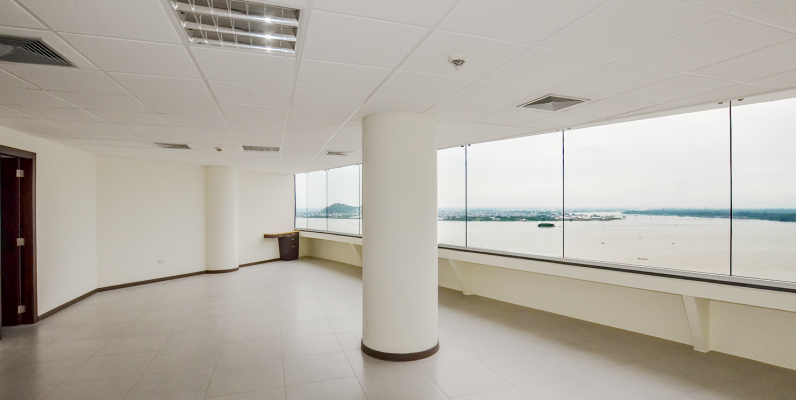 Oficina en alquiler en edificio The Point sector centro de Guayaquil GeoBienes - Oficina en alquiler en edificio The Point sector centro de Guayaquil - Plusvalia Guayaquil Casas de venta y alquiler Inmobiliaria Ecuador