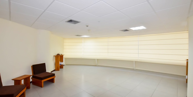 Oficina en alquiler en edificio The Point sector centro de Guayaquil GeoBienes - Oficina en alquiler en edificio The Point sector centro de Guayaquil - Plusvalia Guayaquil Casas de venta y alquiler Inmobiliaria Ecuador
