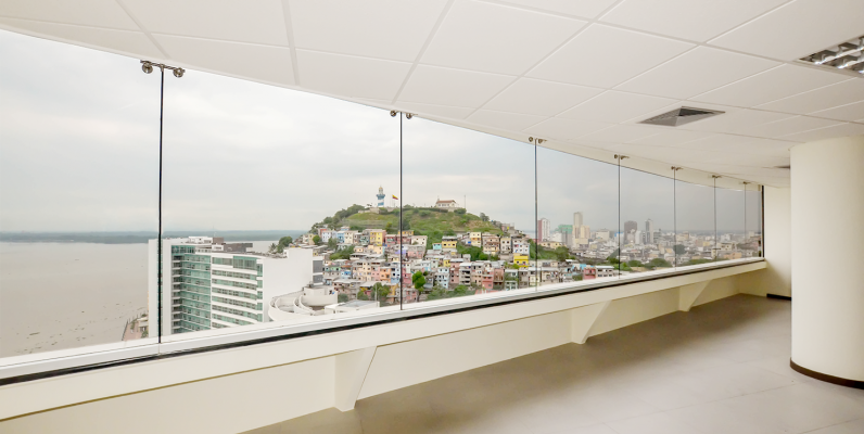 GeoBienes - Oficina en alquiler en edificio The Point sector centro de Guayaquil - Plusvalia Guayaquil Casas de venta y alquiler Inmobiliaria Ecuador