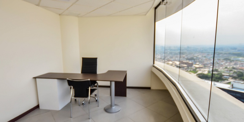 Oficina en alquiler en edificio The Point sector centro de Guayaquil GeoBienes - Oficina en alquiler en edificio The Point sector centro de Guayaquil - Plusvalia Guayaquil Casas de venta y alquiler Inmobiliaria Ecuador