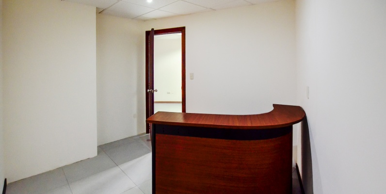 Oficina en alquiler en edificio The Point sector centro de Guayaquil GeoBienes - Oficina en alquiler en edificio The Point sector centro de Guayaquil - Plusvalia Guayaquil Casas de venta y alquiler Inmobiliaria Ecuador