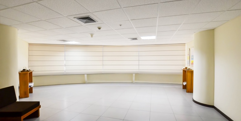 Oficina en alquiler en edificio The Point sector centro de Guayaquil GeoBienes - Oficina en alquiler en edificio The Point sector centro de Guayaquil - Plusvalia Guayaquil Casas de venta y alquiler Inmobiliaria Ecuador