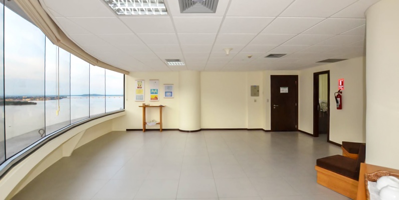 Oficina en alquiler en edificio The Point sector centro de Guayaquil GeoBienes - Oficina en alquiler en edificio The Point sector centro de Guayaquil - Plusvalia Guayaquil Casas de venta y alquiler Inmobiliaria Ecuador