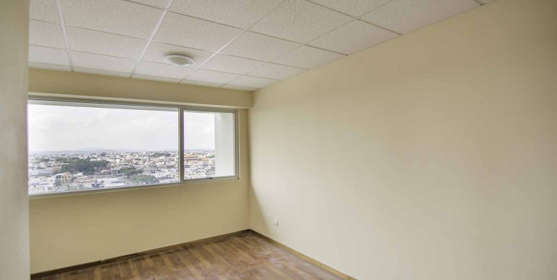 Oficina en alquiler en Edificio Trade Building sector Norte GeoBienes - Oficina en alquiler en Edificio Trade Building sector Norte - Plusvalia Guayaquil Casas de venta y alquiler Inmobiliaria Ecuador