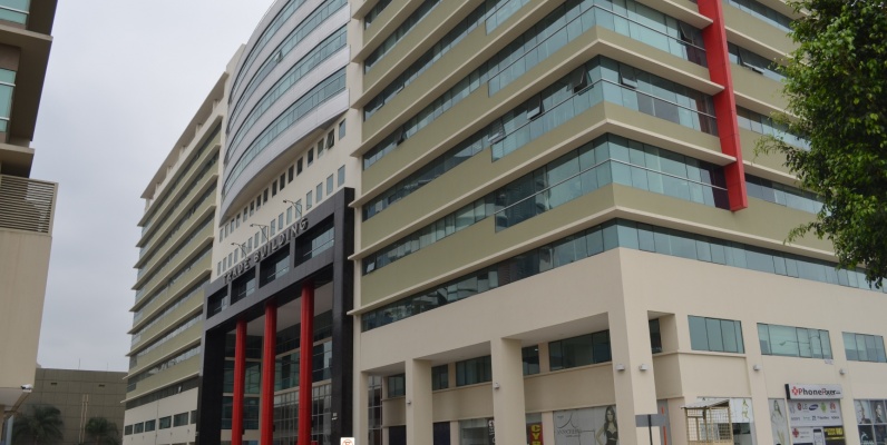 GeoBienes - Oficina en alquiler en Edificio Trade Building sector Norte - Plusvalia Guayaquil Casas de venta y alquiler Inmobiliaria Ecuador