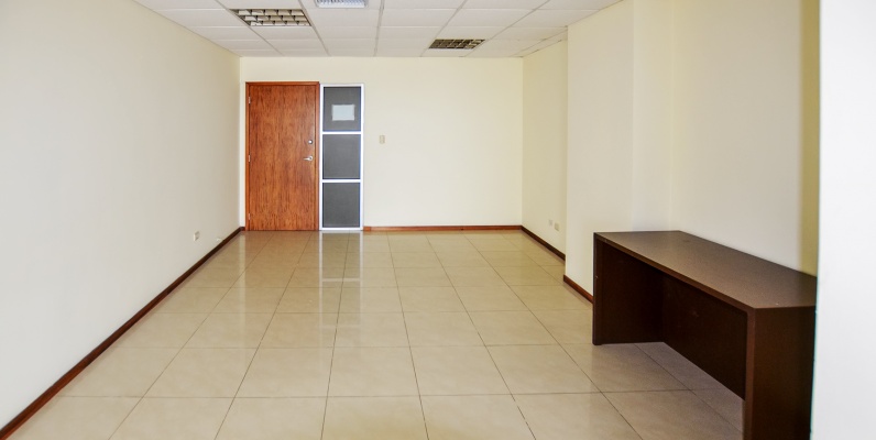 Oficina en alquiler en Edificio Trade Building sector norte de Guayaquil GeoBienes - Oficina en alquiler en Edificio Trade Building sector norte de Guayaquil - Plusvalia Guayaquil Casas de venta y alquiler Inmobiliaria Ecuador