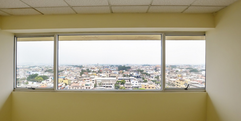 Oficina en alquiler en Edificio Trade Building sector norte de Guayaquil GeoBienes - Oficina en alquiler en Edificio Trade Building sector norte de Guayaquil - Plusvalia Guayaquil Casas de venta y alquiler Inmobiliaria Ecuador