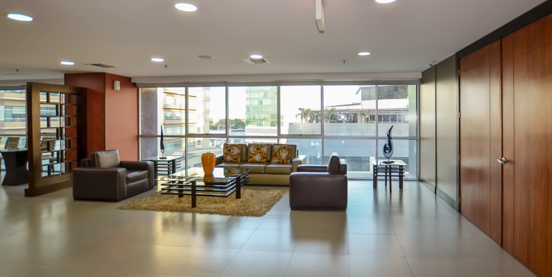 Oficina en alquiler en Edificio Trade Building sector norte de Guayaquil GeoBienes - Oficina en alquiler en Edificio Trade Building sector norte de Guayaquil - Plusvalia Guayaquil Casas de venta y alquiler Inmobiliaria Ecuador