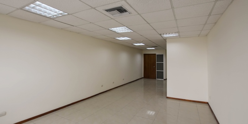 GeoBienes - Oficina en alquiler en Edificio Trade Building sector norte de Guayaquil - Plusvalia Guayaquil Casas de venta y alquiler Inmobiliaria Ecuador