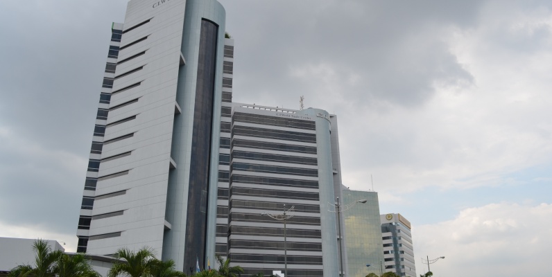 GeoBienes - Oficina en alquiler en Edificio World Trade Center sector Norte - Plusvalia Guayaquil Casas de venta y alquiler Inmobiliaria Ecuador