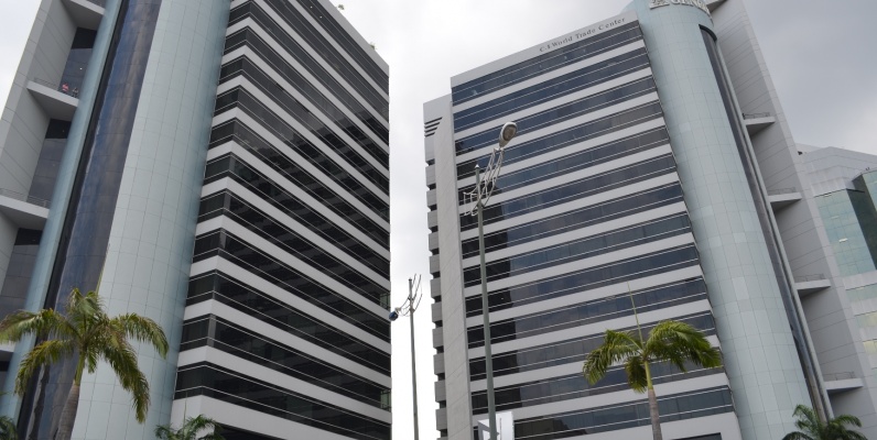 GeoBienes - Oficina en alquiler en Edificio World Trade Center sector Norte - Plusvalia Guayaquil Casas de venta y alquiler Inmobiliaria Ecuador