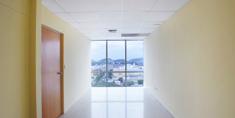 GeoBienes - Oficina en alquiler en el Edificio Blue Towers, Norte de Guayaquil - Plusvalia Guayaquil Casas de venta y alquiler Inmobiliaria Ecuador