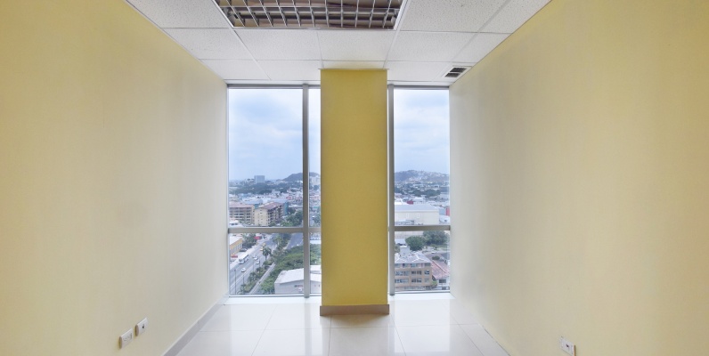 GeoBienes - Oficina en alquiler en el Edificio Blue Towers, Norte de Guayaquil - Plusvalia Guayaquil Casas de venta y alquiler Inmobiliaria Ecuador