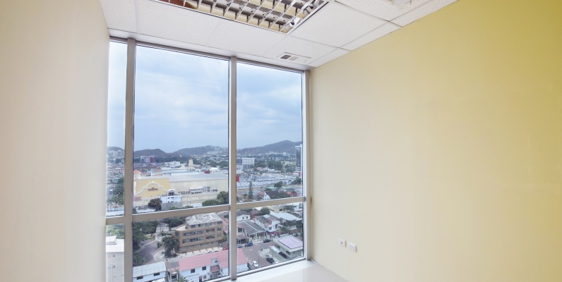 GeoBienes - Oficina en alquiler en el Edificio Blue Towers, Norte de Guayaquil - Plusvalia Guayaquil Casas de venta y alquiler Inmobiliaria Ecuador