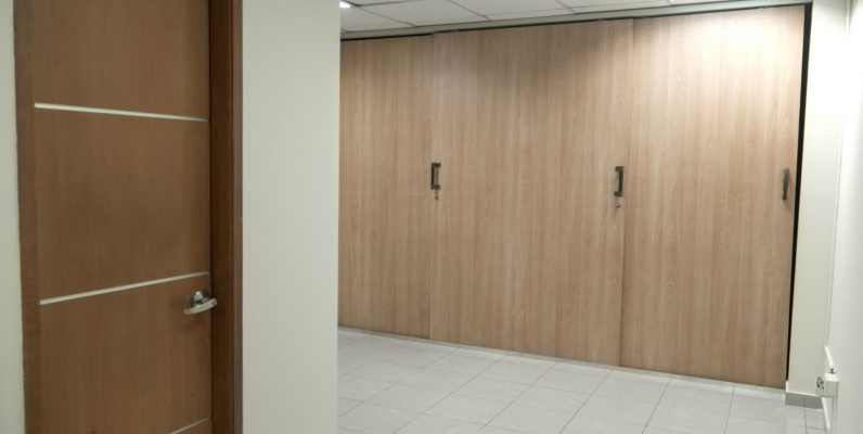 Oficina en alquiler en el Edificio Professional, Norte de Guayaquil GeoBienes - Oficina en alquiler en el Edificio Professional, Norte de Guayaquil - Plusvalia Guayaquil Casas de venta y alquiler Inmobiliaria Ecuador