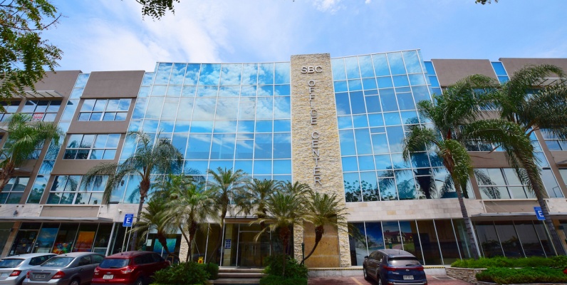 Oficina en alquiler en el Edificio SBC Office Center, Vía Samborondón GeoBienes - Oficina en alquiler en el Edificio SBC Office Center, Vía Samborondón - Plusvalia Guayaquil Casas de venta y alquiler Inmobiliaria Ecuador