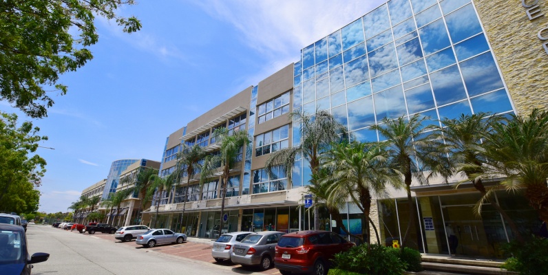 Oficina en alquiler en el Edificio SBC Office Center, Vía Samborondón GeoBienes - Oficina en alquiler en el Edificio SBC Office Center, Vía Samborondón - Plusvalia Guayaquil Casas de venta y alquiler Inmobiliaria Ecuador