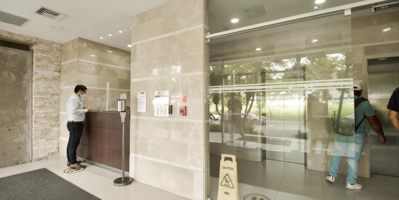 Oficina en alquiler en el Edificio SBC Office Center, Vía Samborondón GeoBienes - Oficina en alquiler en el Edificio SBC Office Center, Vía Samborondón - Plusvalia Guayaquil Casas de venta y alquiler Inmobiliaria Ecuador