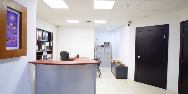 GeoBienes - Oficina en alquiler en el Edificio SBC Office Center, Vía Samborondón - Plusvalia Guayaquil Casas de venta y alquiler Inmobiliaria Ecuador