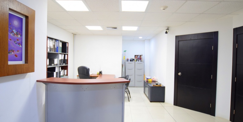 Oficina en alquiler en el Edificio SBC Office Center, Vía Samborondón GeoBienes - Oficina en alquiler en el Edificio SBC Office Center, Vía Samborondón - Plusvalia Guayaquil Casas de venta y alquiler Inmobiliaria Ecuador
