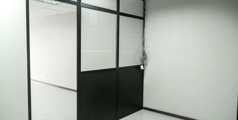 Oficina en alquiler en el Edificio Trade Building, Norte de Guayaquil GeoBienes - Oficina en alquiler en el Edificio Trade Building, Norte de Guayaquil - Plusvalia Guayaquil Casas de venta y alquiler Inmobiliaria Ecuador