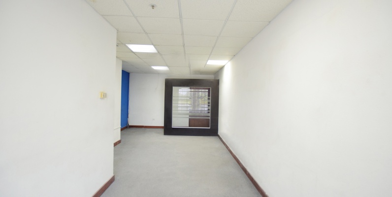 Oficina en alquiler en el Edificio World Trade Center, Norte de Guayaquil GeoBienes - Oficina en alquiler en el Edificio World Trade Center, Norte de Guayaquil - Plusvalia Guayaquil Casas de venta y alquiler Inmobiliaria Ecuador