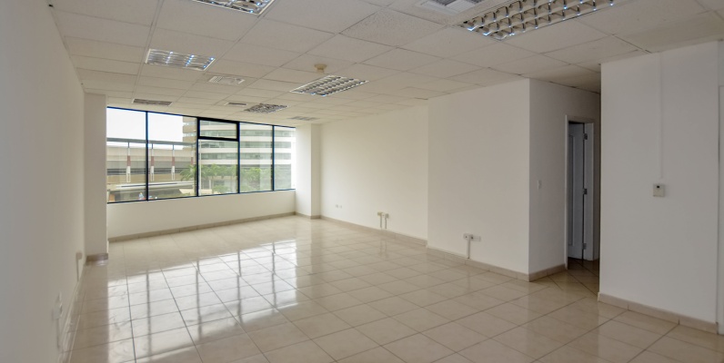 Oficina en alquiler en Executive Center sector norte de Guayaquil GeoBienes - Oficina en alquiler en Executive Center sector norte de Guayaquil - Plusvalia Guayaquil Casas de venta y alquiler Inmobiliaria Ecuador