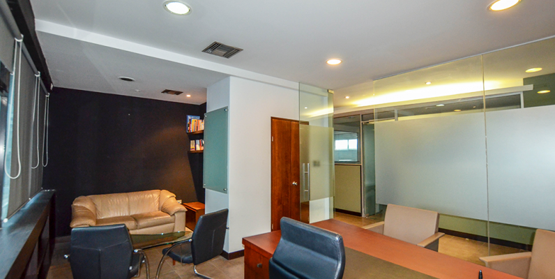 Oficina en alquiler en Kennedy sector norte de Guayaquil GeoBienes - Oficina en alquiler en Kennedy sector norte de Guayaquil - Plusvalia Guayaquil Casas de venta y alquiler Inmobiliaria Ecuador