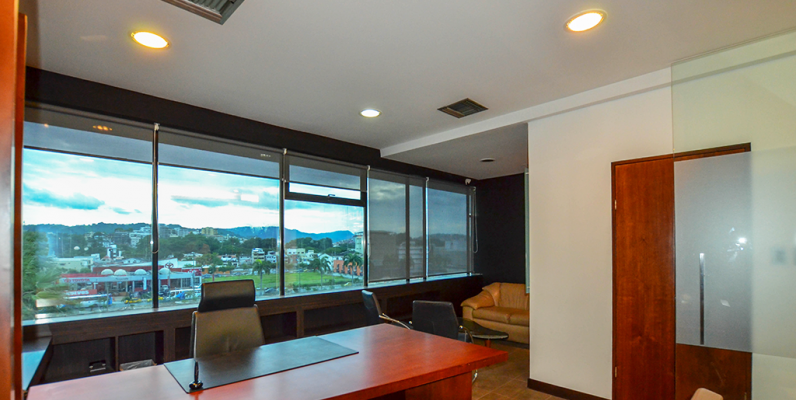 Oficina en alquiler en Kennedy sector norte de Guayaquil GeoBienes - Oficina en Venta en Kennedy sector norte de Guayaquil - Plusvalia Guayaquil Casas de venta y alquiler Inmobiliaria Ecuador