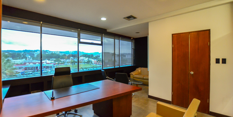 GeoBienes - Oficina en Venta en Kennedy sector norte de Guayaquil - Plusvalia Guayaquil Casas de venta y alquiler Inmobiliaria Ecuador