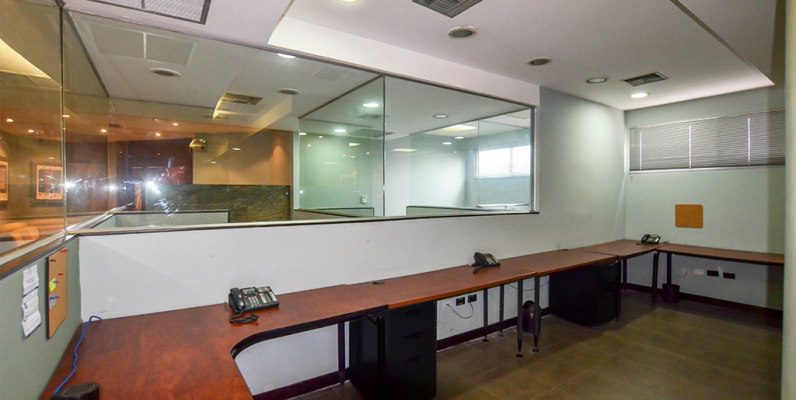 Oficina en alquiler en Kennedy sector norte de Guayaquil GeoBienes - Oficina en Venta en Kennedy sector norte de Guayaquil - Plusvalia Guayaquil Casas de venta y alquiler Inmobiliaria Ecuador