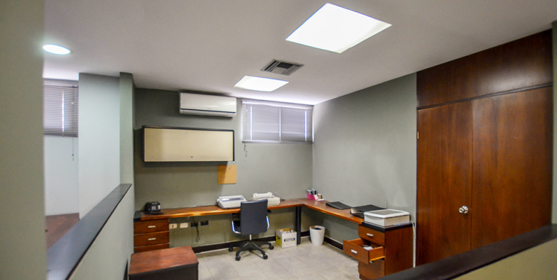 Oficina en alquiler en Kennedy sector norte de Guayaquil GeoBienes - Oficina en Venta en Kennedy sector norte de Guayaquil - Plusvalia Guayaquil Casas de venta y alquiler Inmobiliaria Ecuador