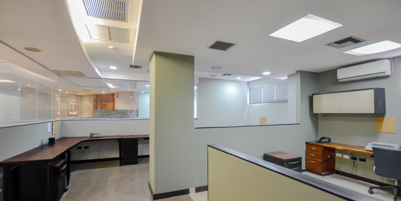 Oficina en alquiler en Kennedy sector norte de Guayaquil GeoBienes - Oficina en alquiler en Kennedy sector norte de Guayaquil - Plusvalia Guayaquil Casas de venta y alquiler Inmobiliaria Ecuador