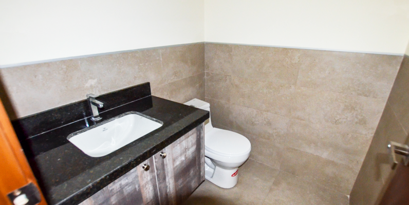 Oficina en alquiler en Los Arcos Plaza sector Samborondón GeoBienes - Oficina en alquiler en Los Arcos Plaza sector Samborondón - Plusvalia Guayaquil Casas de venta y alquiler Inmobiliaria Ecuador