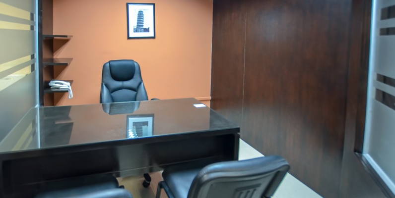 Oficina en alquiler en Parque Empresarial Colón sector norte de Guayaquil GeoBienes - Oficina en alquiler en Parque Empresarial Colón sector norte de Guayaquil - Plusvalia Guayaquil Casas de venta y alquiler Inmobiliaria Ecuador