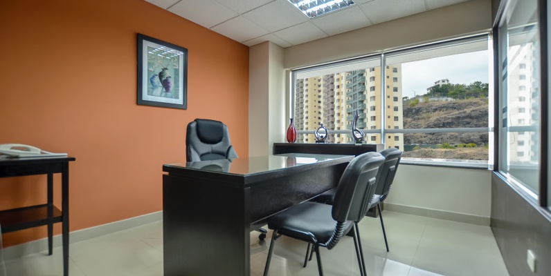 Oficina en alquiler en Parque Empresarial Colón sector norte de Guayaquil GeoBienes - Oficina en alquiler en Parque Empresarial Colón sector norte de Guayaquil - Plusvalia Guayaquil Casas de venta y alquiler Inmobiliaria Ecuador