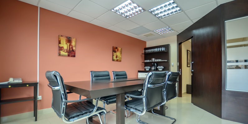 Oficina en alquiler en Parque Empresarial Colón sector norte de Guayaquil GeoBienes - Oficina en alquiler en Parque Empresarial Colón sector norte de Guayaquil - Plusvalia Guayaquil Casas de venta y alquiler Inmobiliaria Ecuador