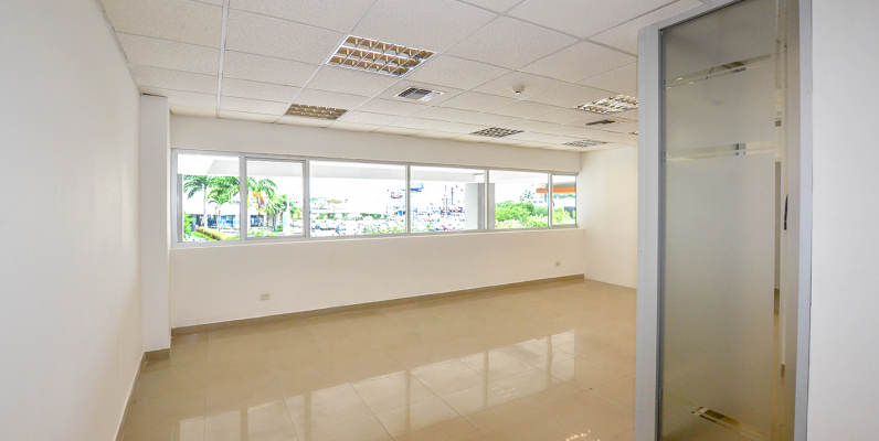 Oficina en alquiler en Parque Empresarial Colón sector norte de Guayaquil GeoBienes - Oficina en alquiler en Parque Empresarial Colón sector norte de Guayaquil - Plusvalia Guayaquil Casas de venta y alquiler Inmobiliaria Ecuador