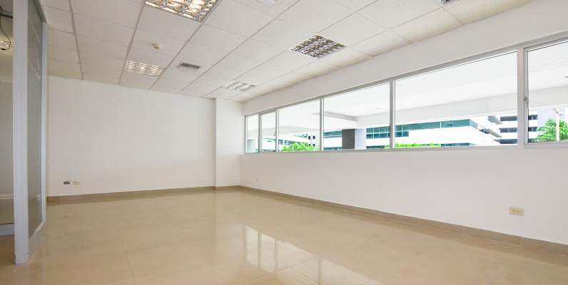 Oficina en alquiler en Parque Empresarial Colón sector norte de Guayaquil GeoBienes - Oficina en alquiler en Parque Empresarial Colón sector norte de Guayaquil - Plusvalia Guayaquil Casas de venta y alquiler Inmobiliaria Ecuador